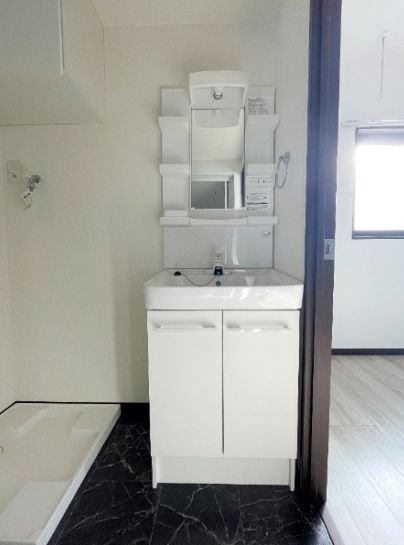 Les quatre saisonsの独立洗面台