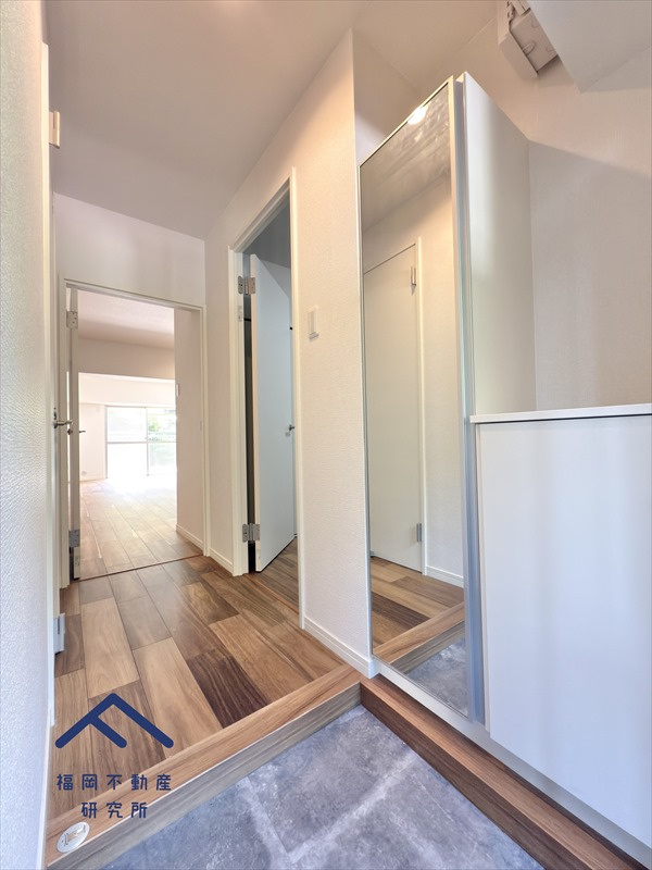 大濠ハイツの玄関