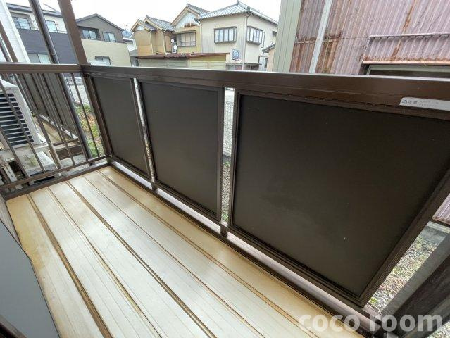 Ｓｕｒｐｌｕｓラ・シャーンブルのバルコニー