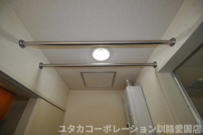 【設備】 | ◎収益物件◎エステート南大通 | 天気に左右されない室内物干し付きで、雨の日の洗濯も安心★