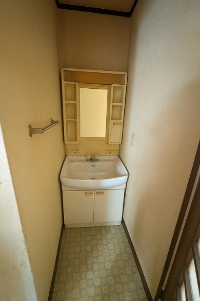 高知市二葉町　　中古一戸建ての独立洗面台|ちょっとした工夫で、もっと可愛く＆快適に使える洗面スペース