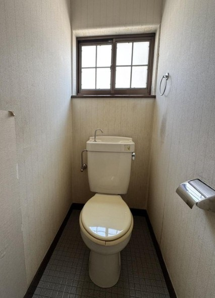 高知市二葉町　　中古一戸建てのトイレ|２階トイレ
