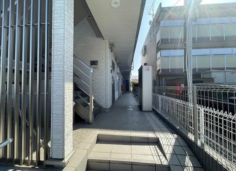 ヌーヴェル　リュンヌのエントランス