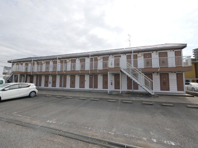 フルール豊成の駐車場