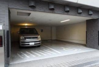 【駐車場】 | リベルテ月島 | 駐車場があるので、車を買う予定の方も安心です