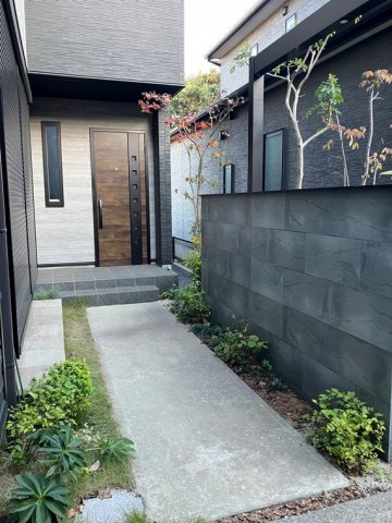 駒木戸建のエントランス