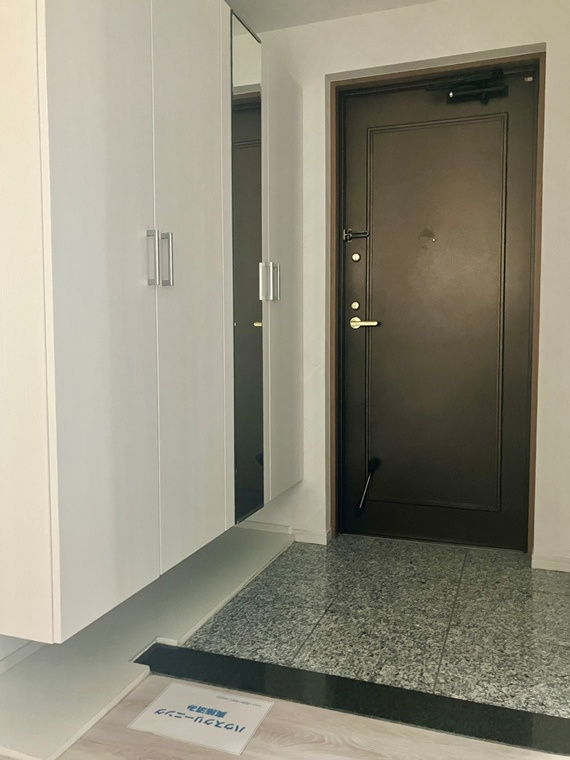 クリオレミントンハウス武蔵野の玄関