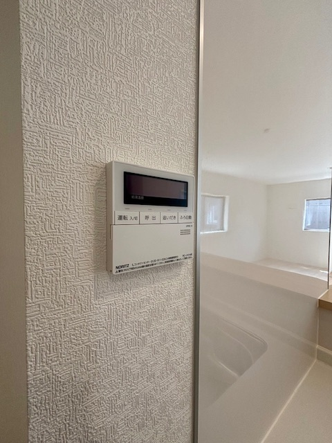 久留米市国分町の新築一戸建の設備|給湯器はキッチンからも操作できます。