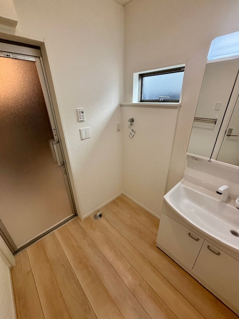 久留米市国分町の新築一戸建のその他|脱衣場は広めの仕様です。