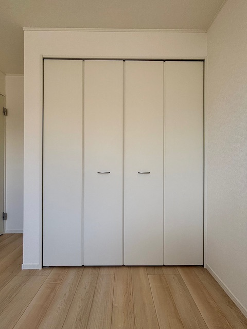 久留米市国分町の新築一戸建の収納|各部屋にクローゼット完備。ゆとりの収納で片付けも掃除もテキパキ完了。