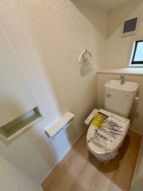 久留米市国分町の新築一戸建のトイレ