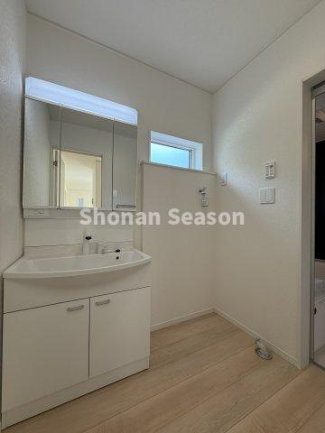 【独立洗面台】 | キッチンと洗面所が近く家事動線スムーズです◎