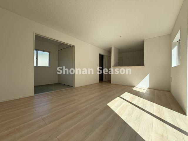 【居間・リビング】 | 心安らぐ畳のお部屋がリビングに隣接したの間取りプラン◎