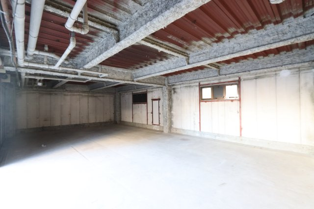 カトウビルの内装