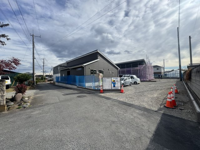 新築　北群馬郡吉岡町漆原第1　１号棟の前面道路含む現地写真|現地写真　北側接道幅員約4.8ｍ