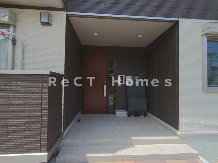 姫路市西今宿６丁目のハイツのエントランス