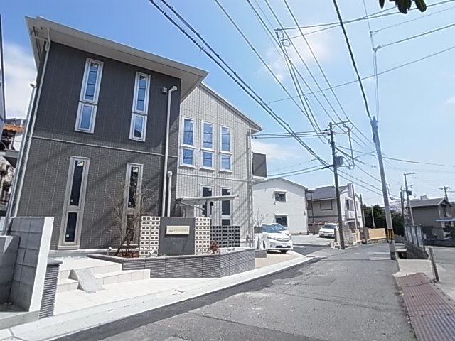 神戸市須磨区月見山町３丁目のアパートの外観