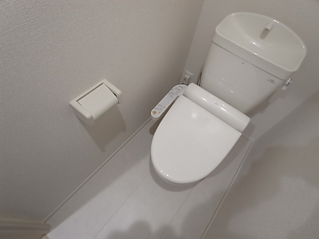 神戸市須磨区月見山町３丁目のアパートのトイレ|ウォッシュレット付トイレ