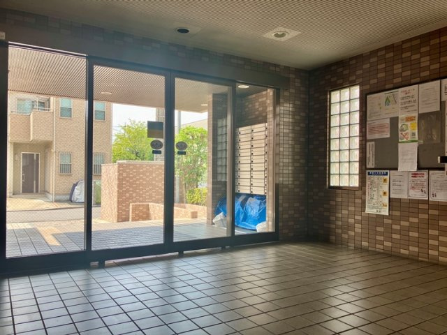 モナーク西浦和パークサイドのロビー