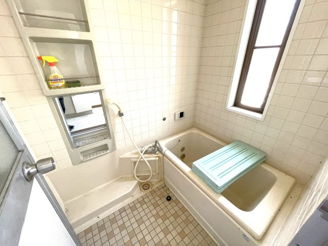 東金市下谷売り中古戸建ての浴室