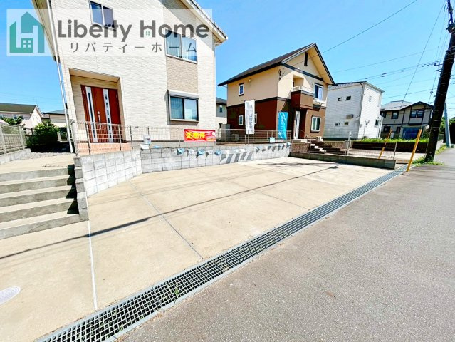 土浦市乙戸南２丁目　中古戸建の駐車場