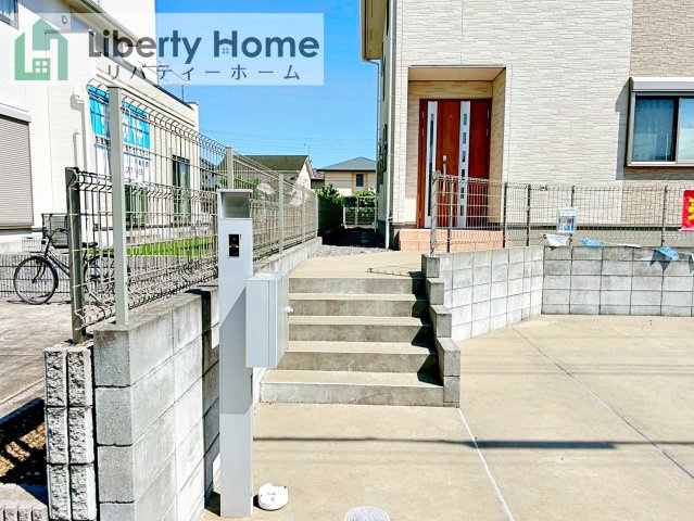 土浦市乙戸南２丁目　中古戸建のエントランス