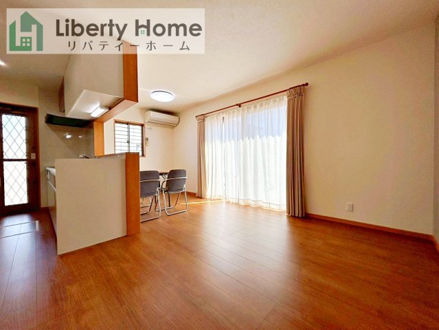 土浦市乙戸南２丁目　中古戸建の居間・リビング