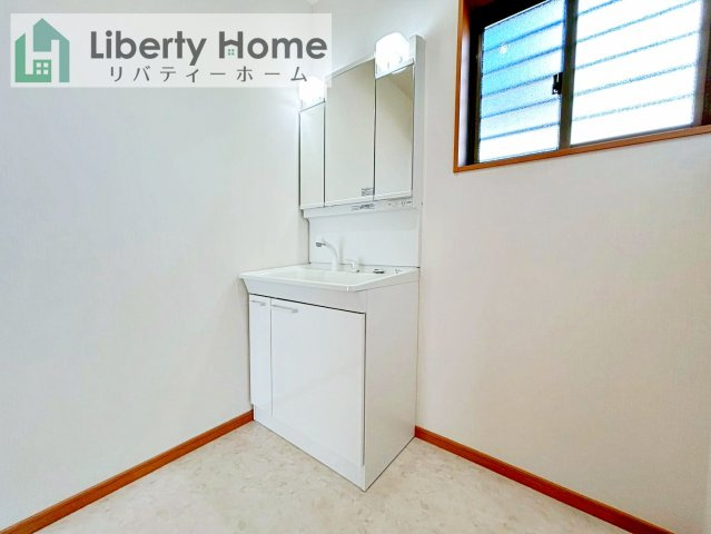 土浦市乙戸南２丁目　中古戸建の独立洗面台