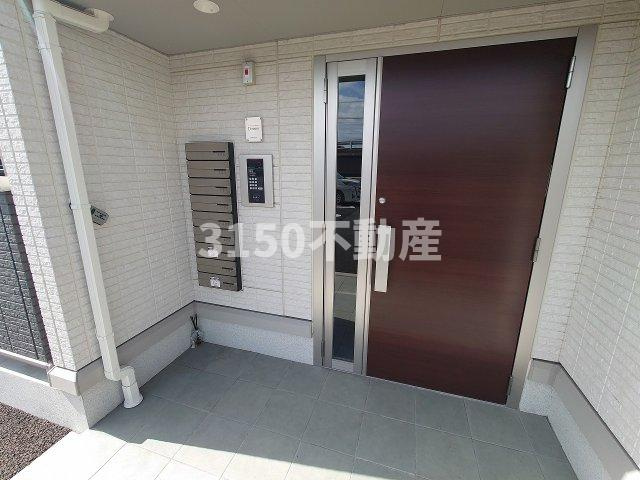 D-ROOM茜部本郷のエントランス