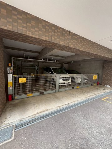 ラナップスクエア阿波座の駐車場