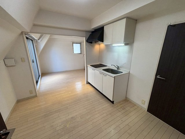 大阪市北区西天満３丁目の賃貸マンションの居間・リビング