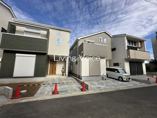 【外観】 | 【仲介手数料０円】茅ヶ崎市萩園　中古一戸建て　8号棟　 | 全体　茅ヶ崎市萩園　中古一戸建て　8号棟　