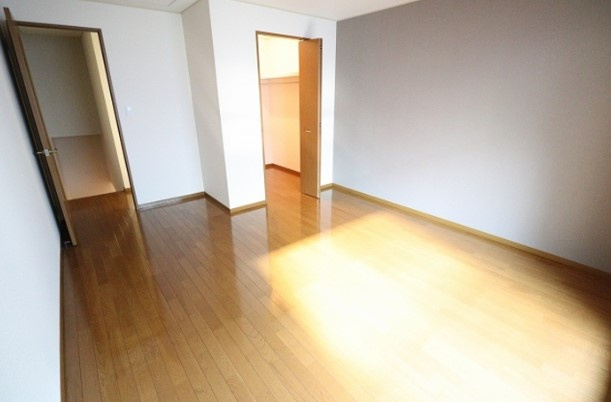 デルフィ参番館の居間・リビング