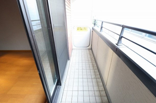 デルフィ参番館のバルコニー