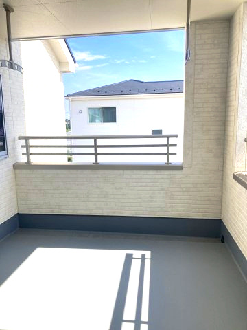 第4富士見町時沢　新築戸建　3号棟のバルコニー|洗濯物が沢山干せて便利なバルコニー付き♪
