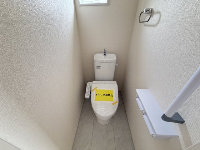 第4富士見町時沢　新築戸建　3号棟のトイレ|2階トイレです。清潔感のある白を基調としています。