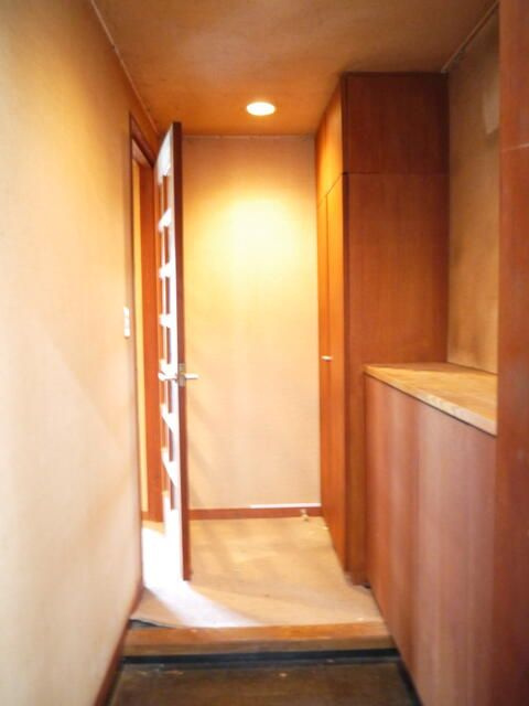 ドミナーレサクマの玄関