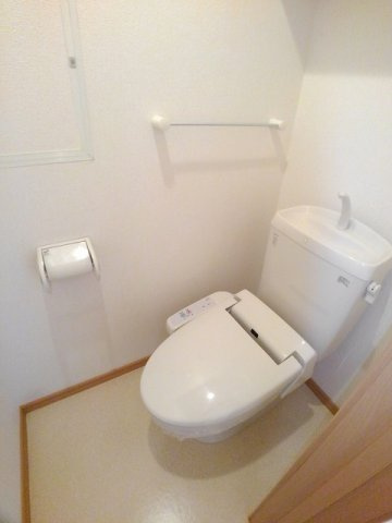 クローブ　スクエア　Ａのトイレ|落ち着いた色調のトイレです