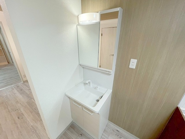 淡路今井文化の独立洗面台