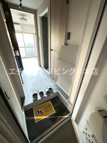 東和プラザＡB館の玄関