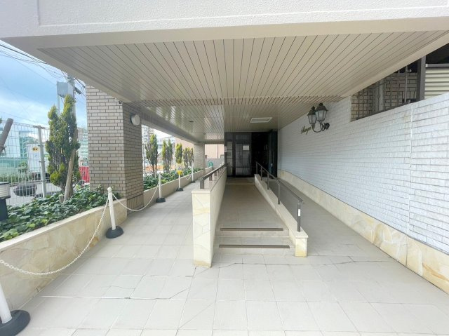 シャングリラみつもとのエントランス