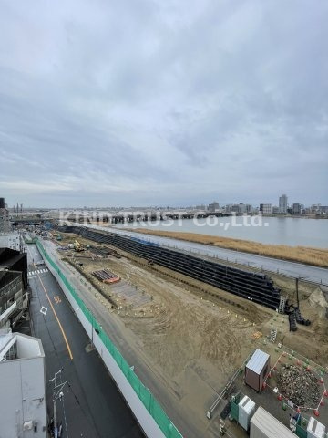 ヴィラ北梅田のバルコニー|外からの目が気にならないバルコニーで洗濯物が干せます
