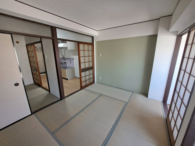 光南荘マンションの和室