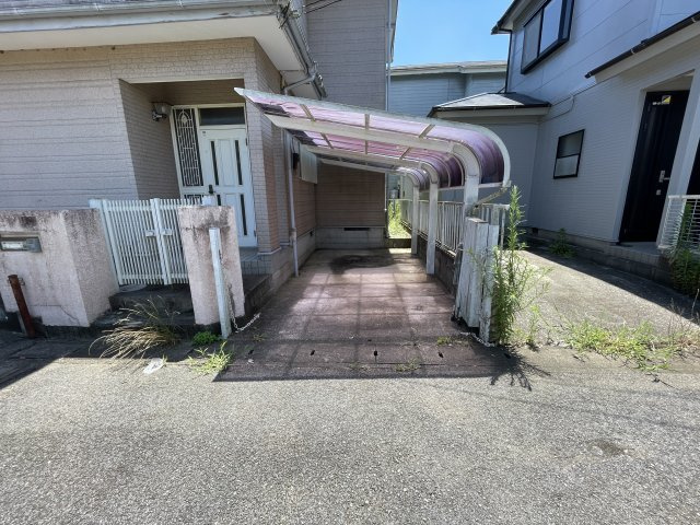 東金市小沼田売り中古戸建ての駐車場