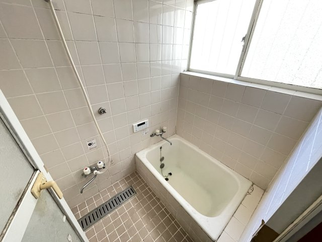 東金市小沼田売り中古戸建ての浴室