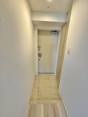 【玄関】 | LUMEED南千住 | 収納もある玄関です