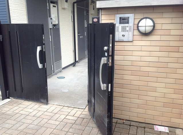エスポワール桜木町のエントランス