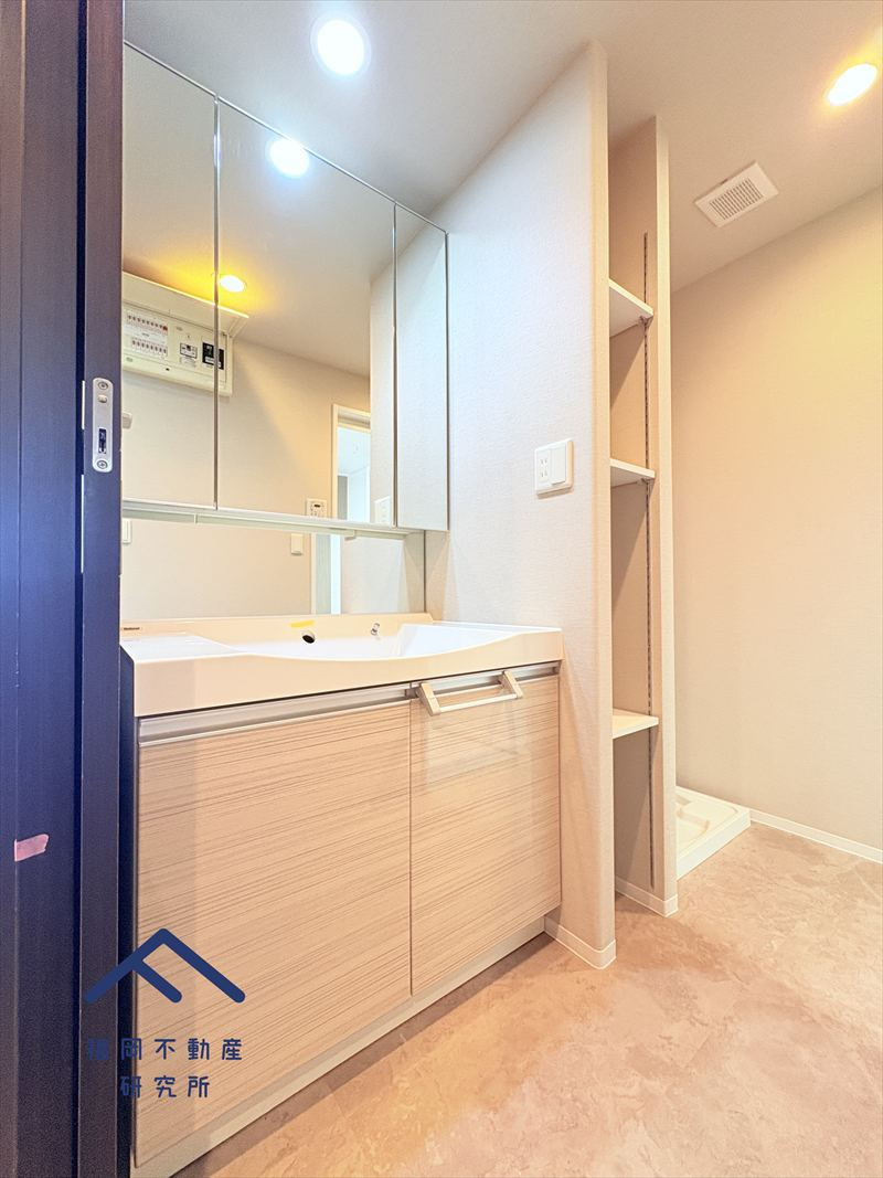 アンピール箱崎の独立洗面台