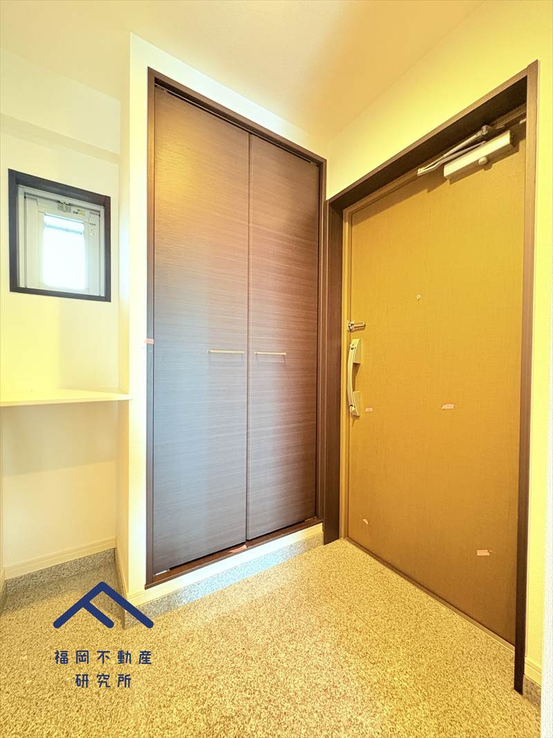 アンピール箱崎の玄関