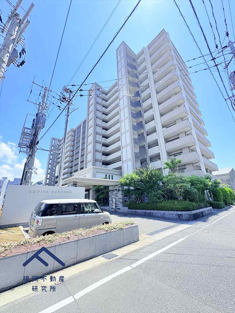 アンピール箱崎の外観